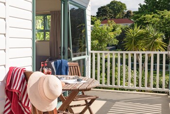 bay of islands lodge