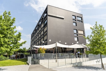 hotel apart welcoming i urban feel i design