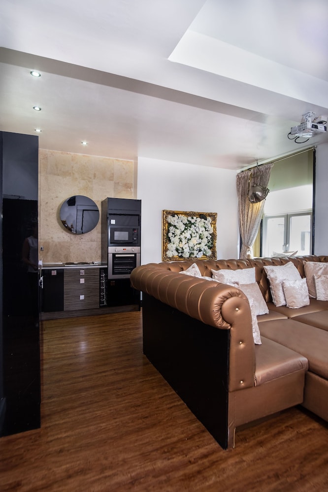 signature living bold street apartments