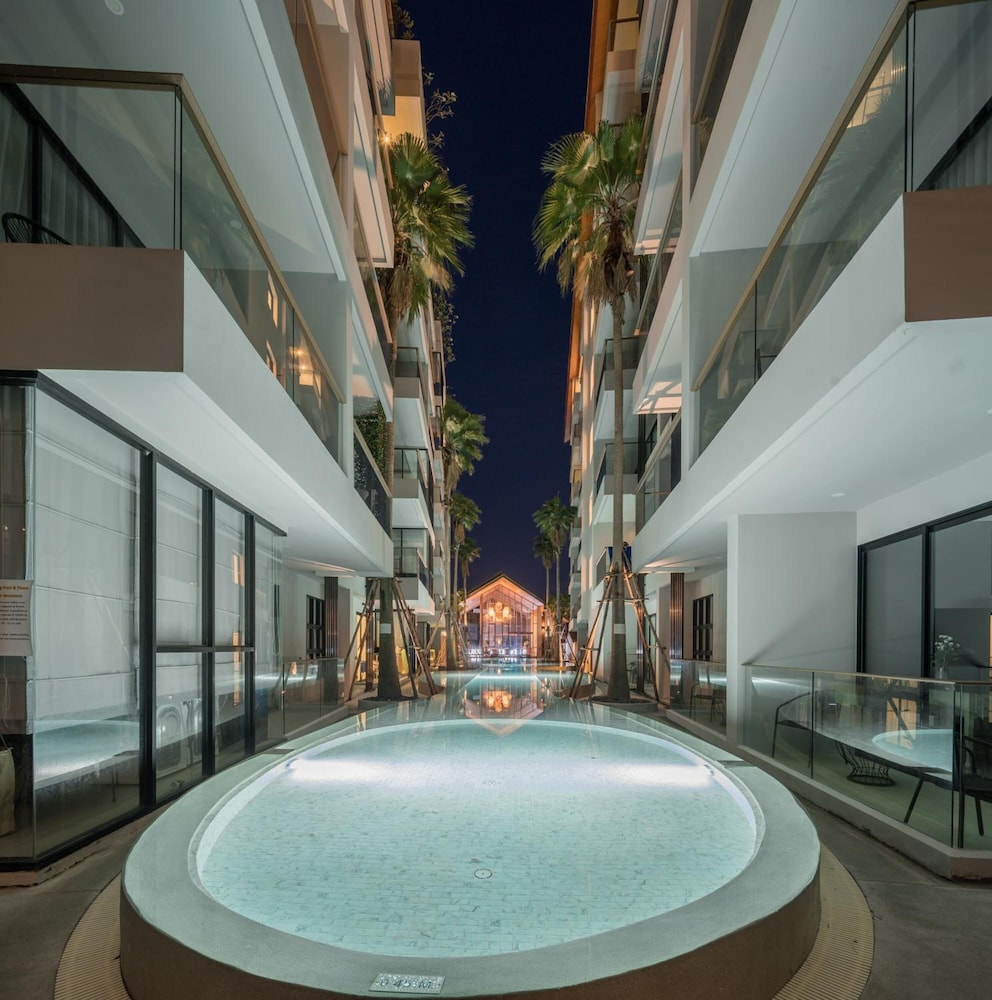 palmyrah surin beach residence