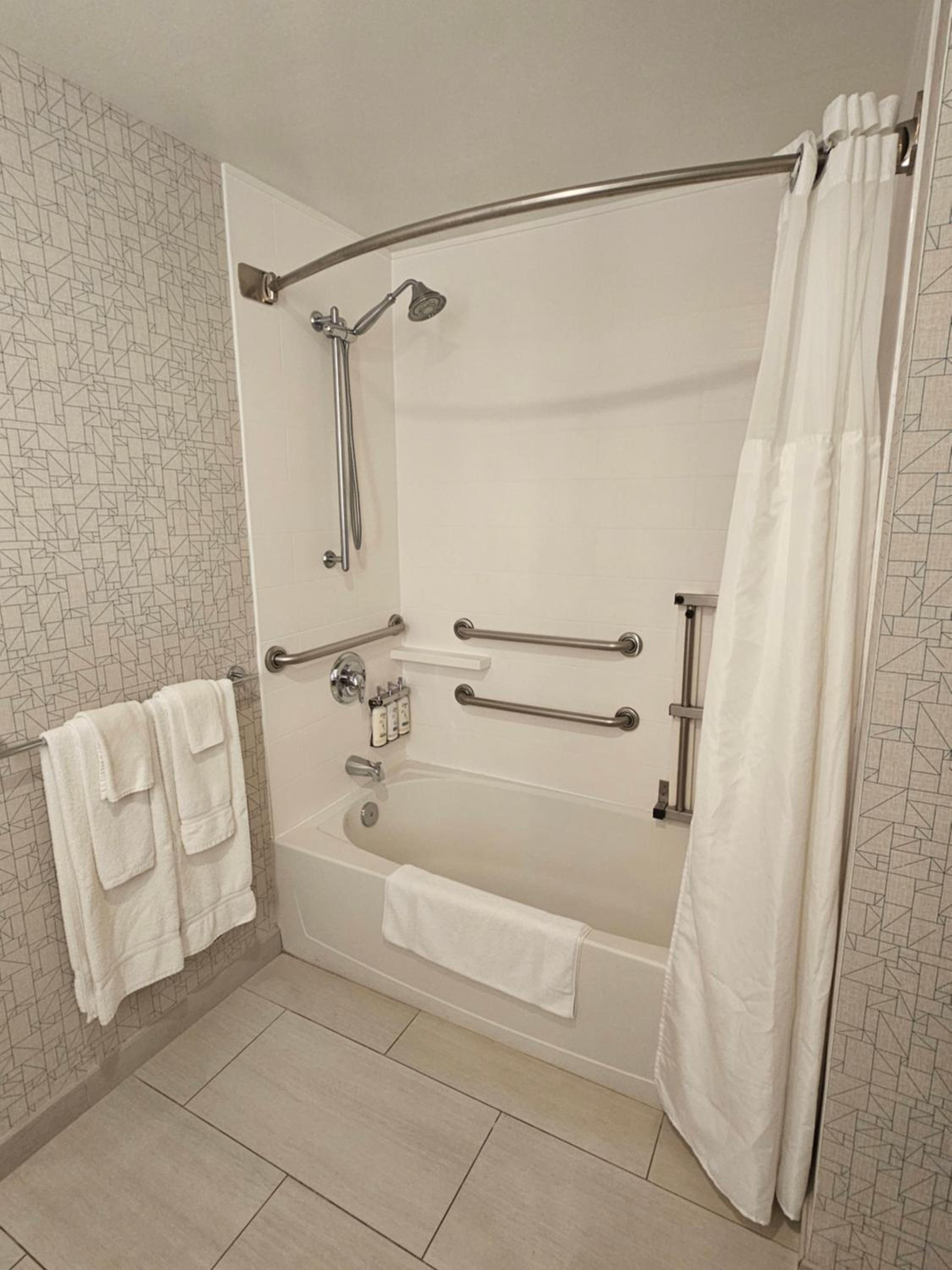 holiday inn express and suites burlington by ihg