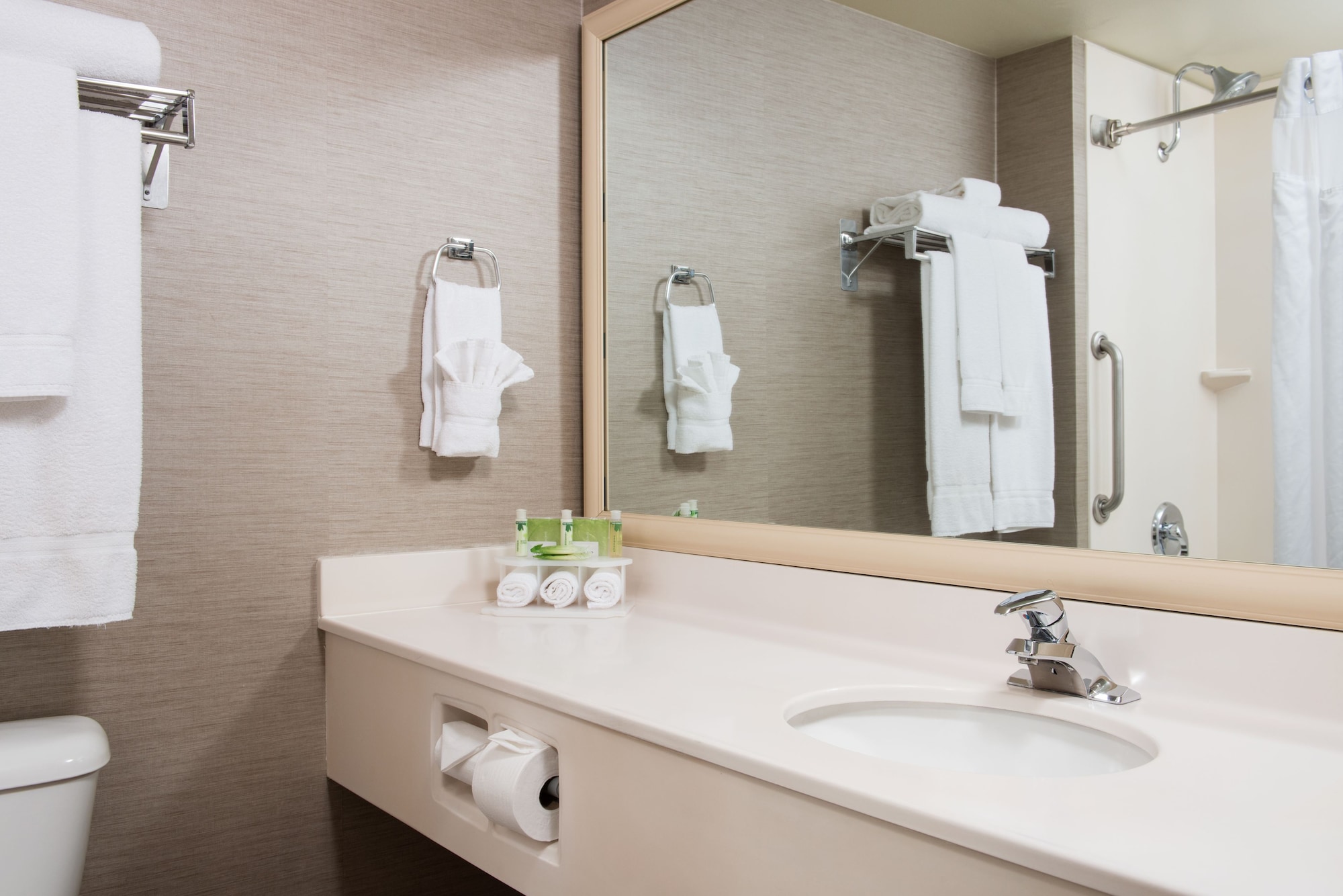 holiday inn express and suites burlington by ihg