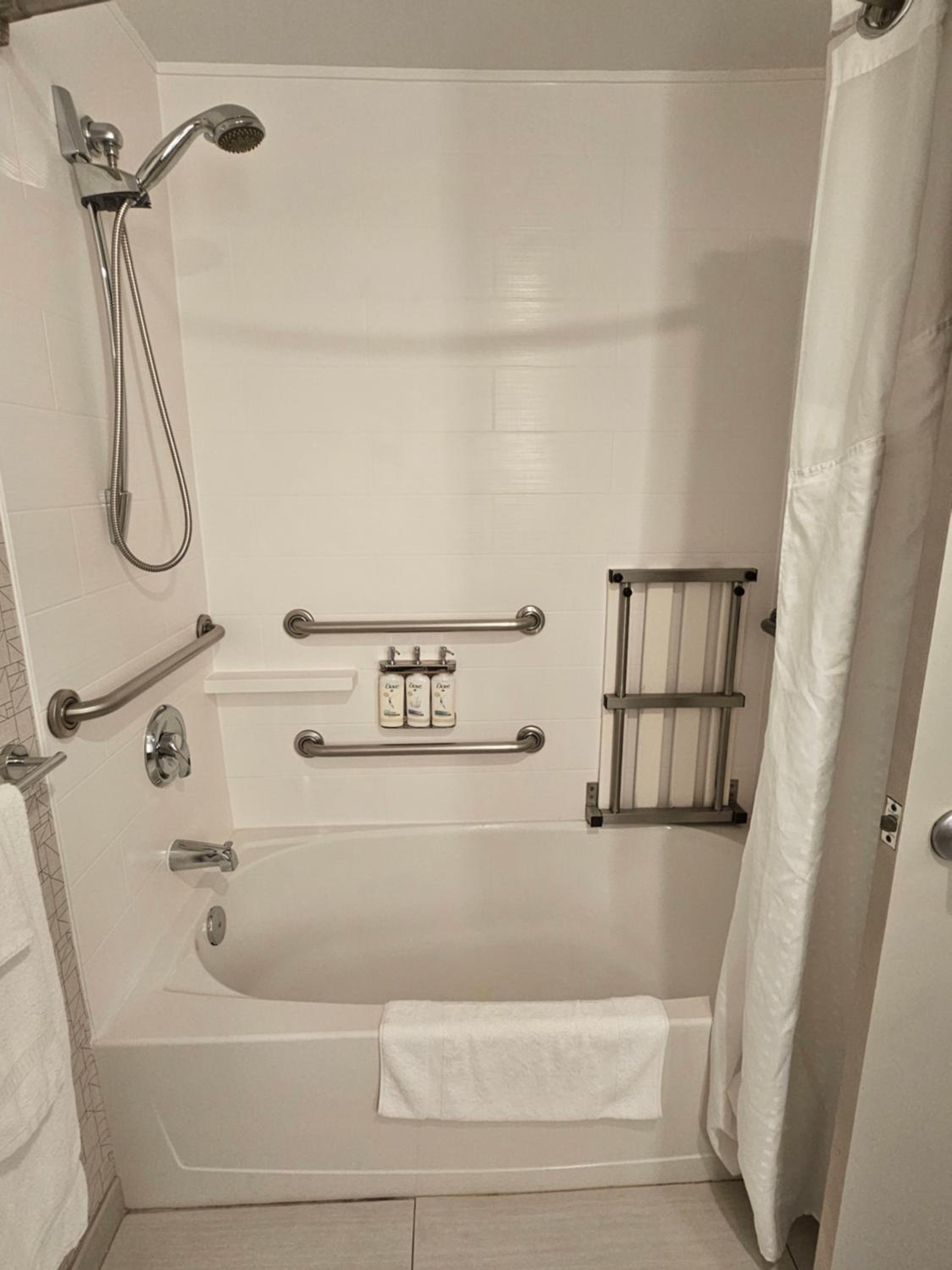 holiday inn express and suites burlington by ihg