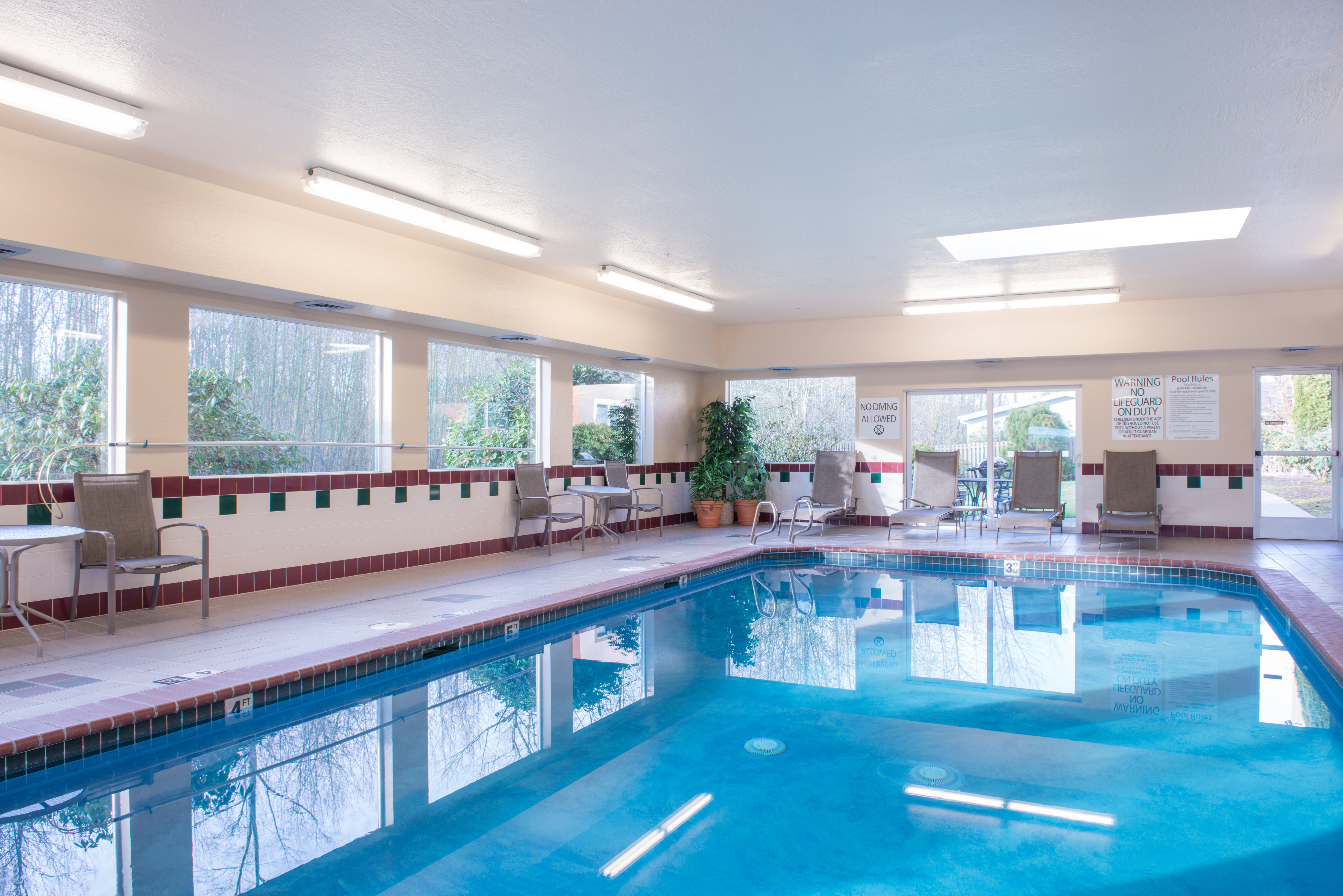 holiday inn express and suites burlington by ihg