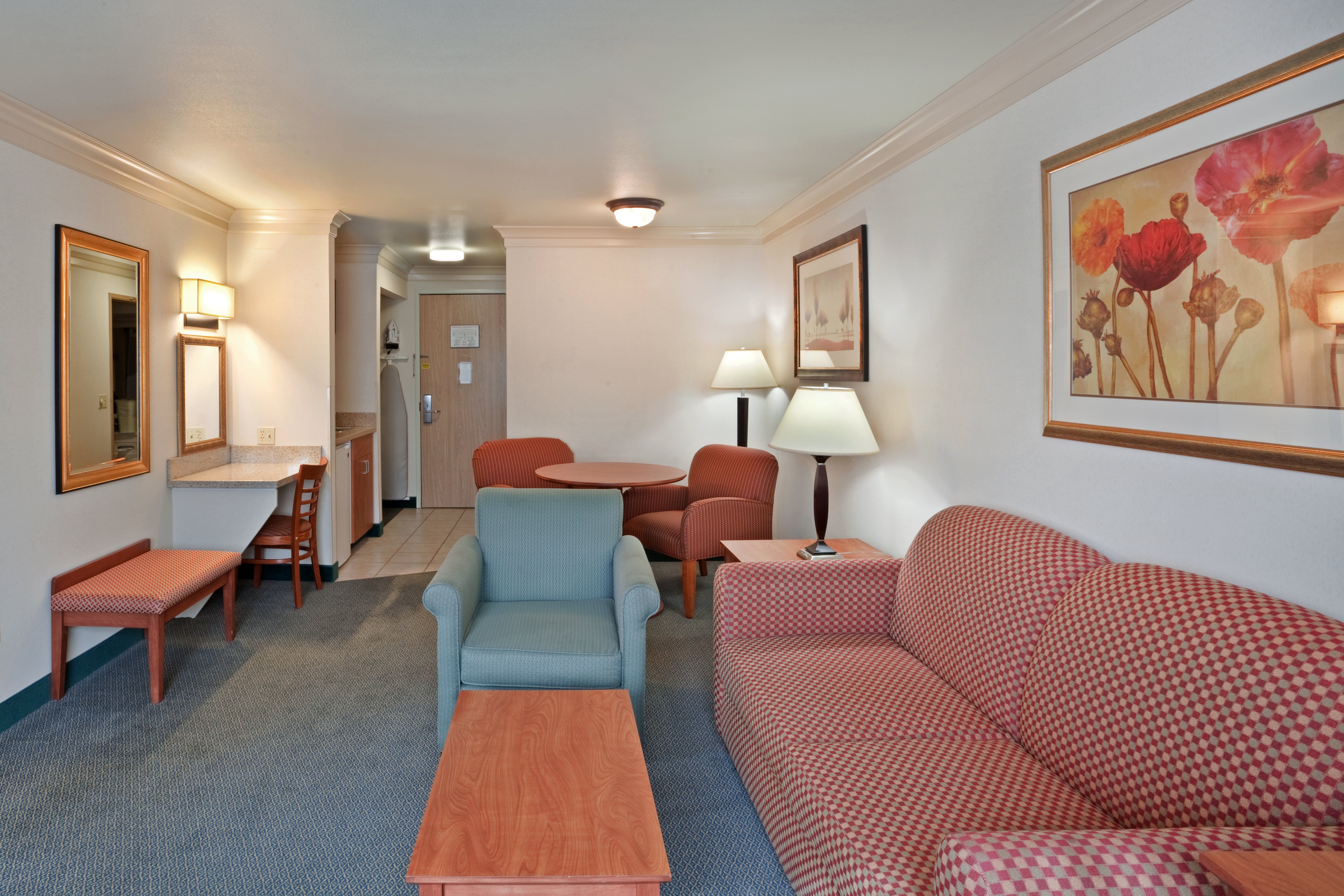 holiday inn express and suites burlington by ihg