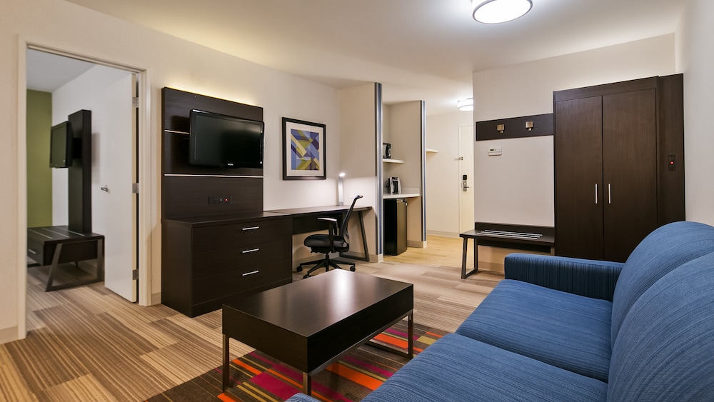 holiday inn express and suites burlington by ihg