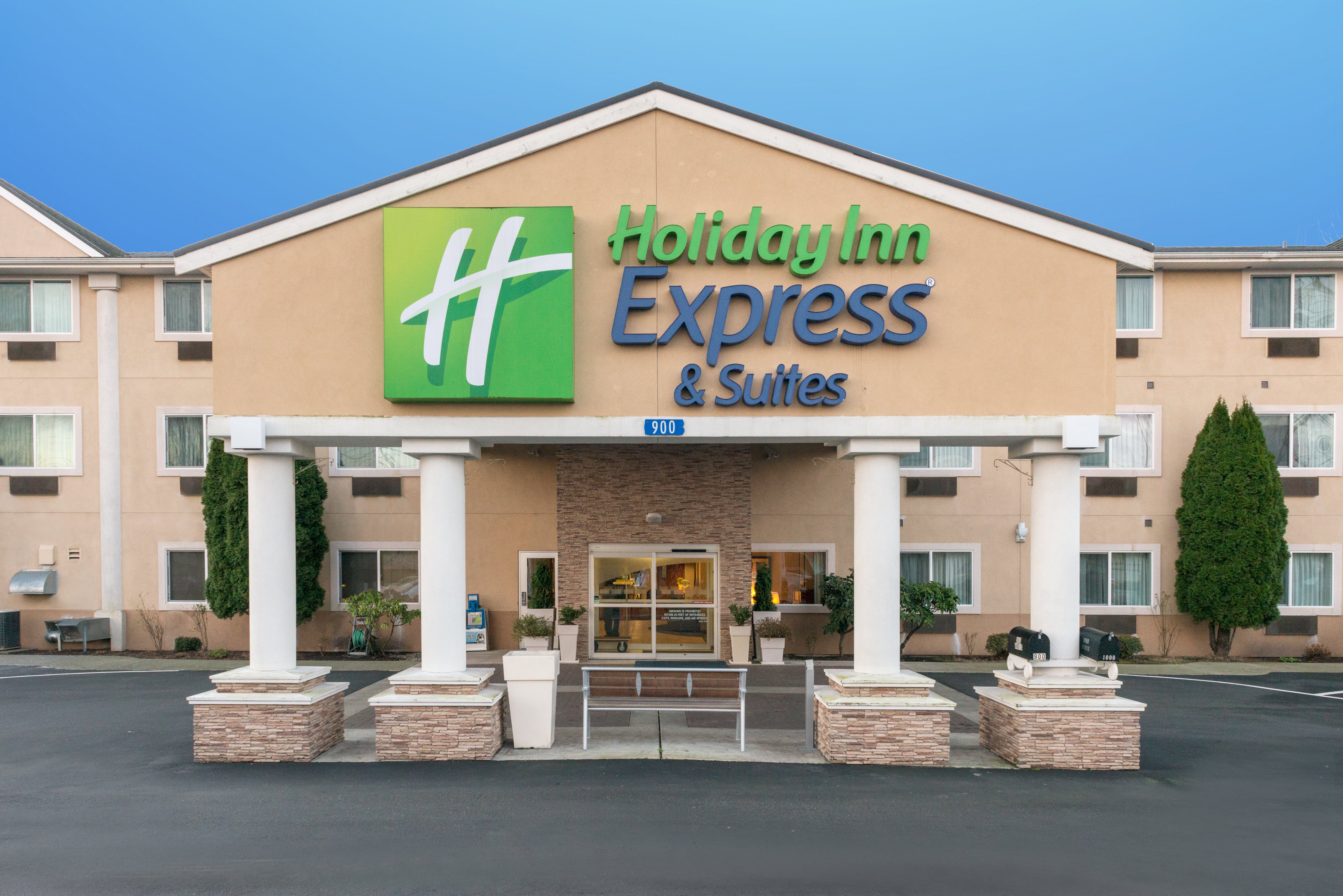 holiday inn express and suites burlington by ihg