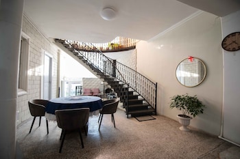 annas guest house