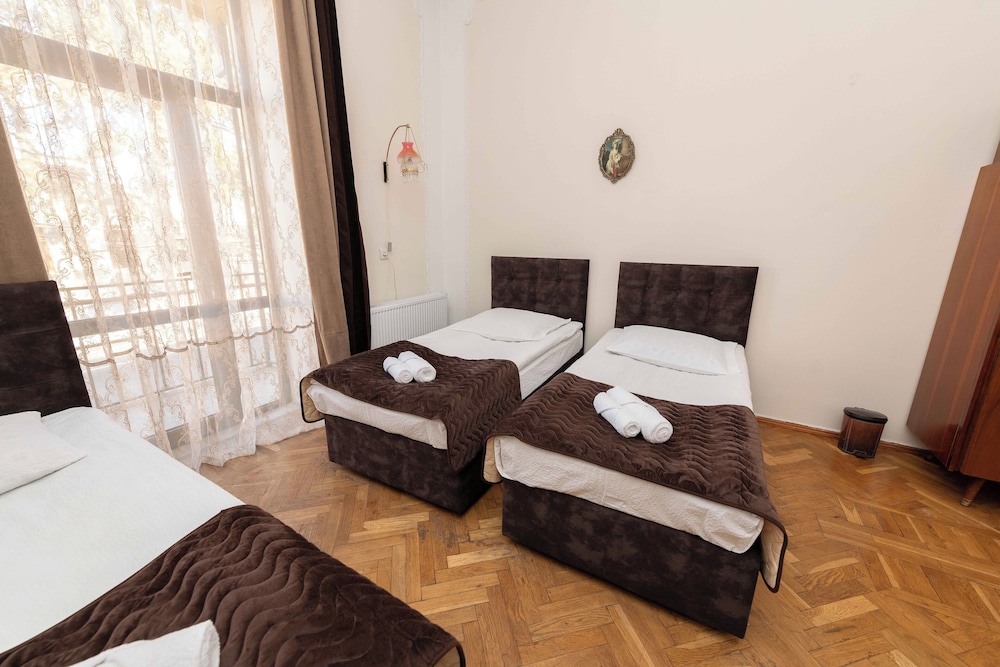 annas guest house