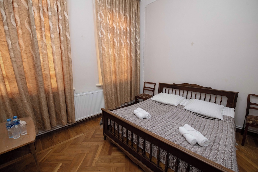 annas guest house