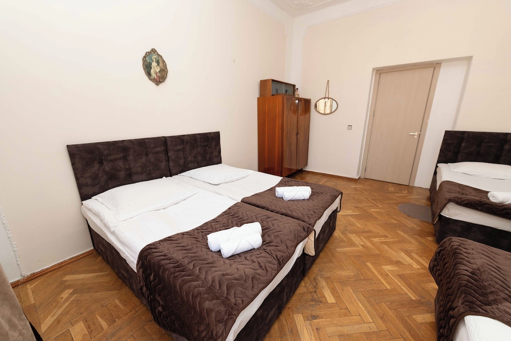 annas guest house