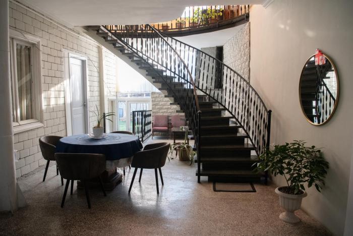 annas guest house
