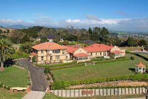 Manor Views,Huntly>>Hamilton,5 star