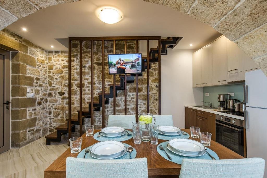 agarathos homes