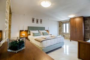 agarathos homes