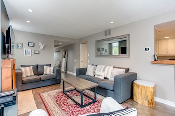 sierra lane condos