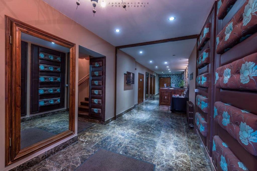 number 44 hotel and bar