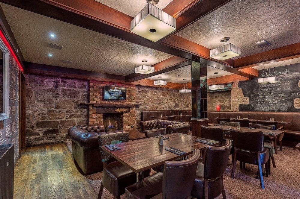 number 44 hotel and bar