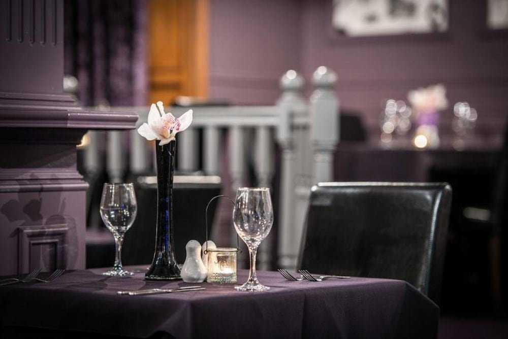 number 44 hotel and bar