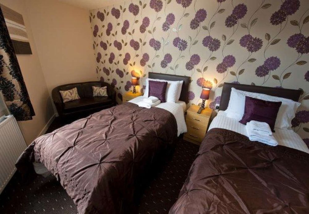 number 44 hotel and bar