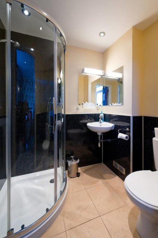 number 44 hotel and bar