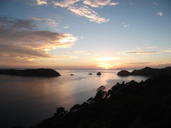 Tatahi Cove - Hostel,Thames-Coromandel>>Hahei,2 star