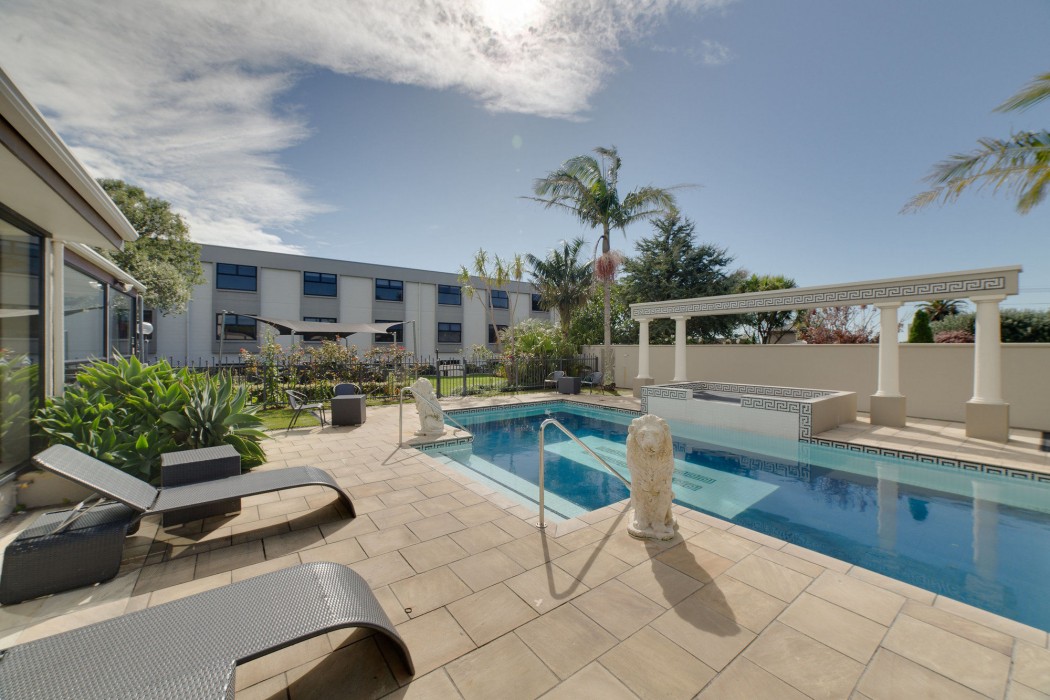 The Devon Hotel A Heritage Hotel,New Plymouth>>Burgess Park,4 star