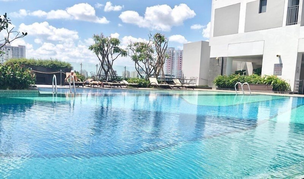 saigon 9 rivergate residence infinity pool gym