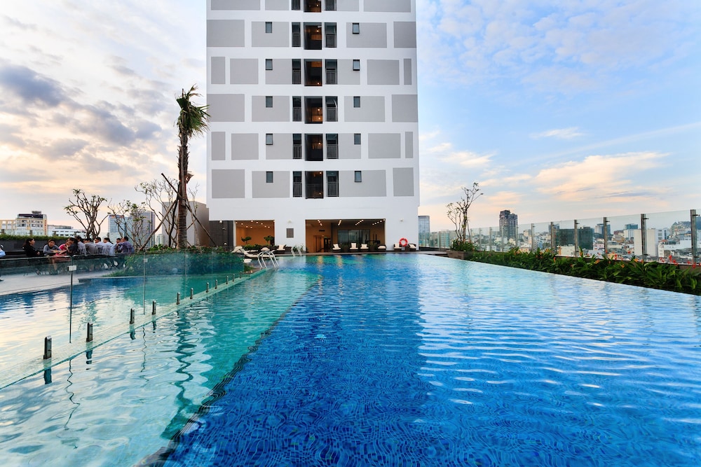 saigon 9 rivergate residence infinity pool gym