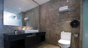 the shore swimming pool melaka by i housing