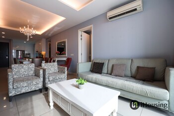the shore swimming pool melaka by i housing