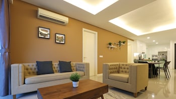 the shore swimming pool melaka by i housing