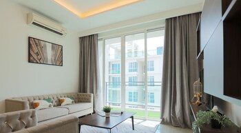 the shore swimming pool melaka by i housing