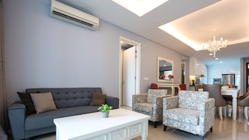 the shore swimming pool melaka by i housing
