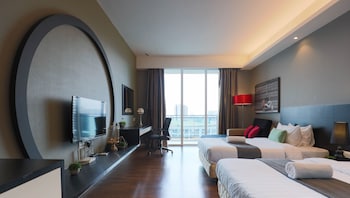 the shore swimming pool melaka by i housing