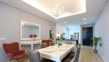 the shore swimming pool melaka by i housing