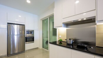 the shore swimming pool melaka by i housing