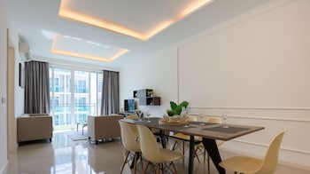 the shore swimming pool melaka by i housing