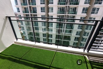the shore swimming pool melaka by i housing