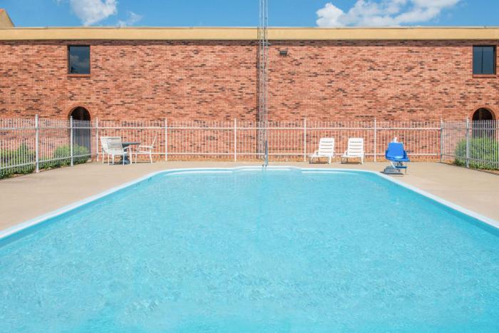 days inn by wyndham calvert city paducah east