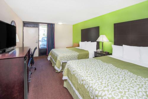 days inn by wyndham calvert city paducah east