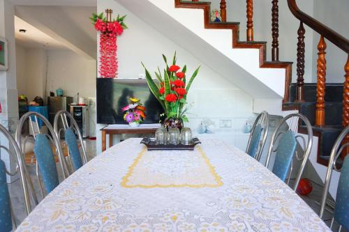 cham island homestay lau thu