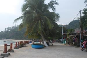 cham island homestay lau thu