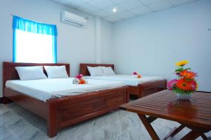 cham island homestay lau thu