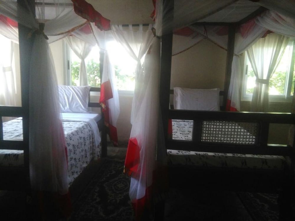 maweni beach cottages