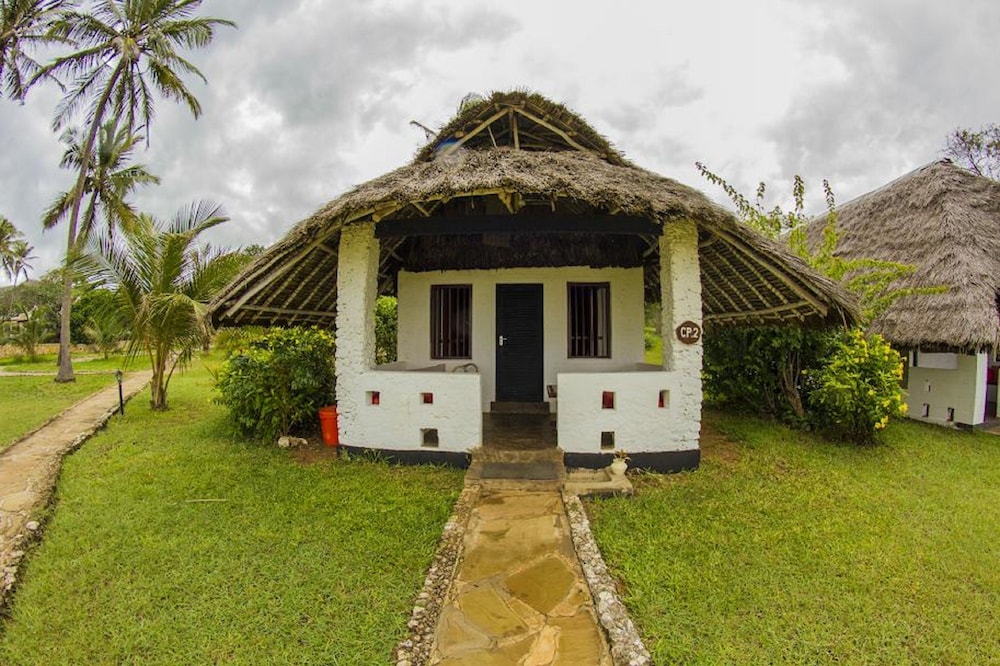 maweni beach cottages