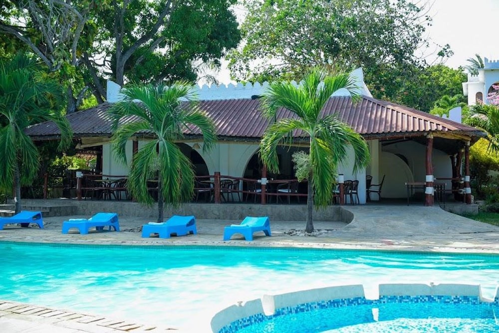 maweni beach cottages