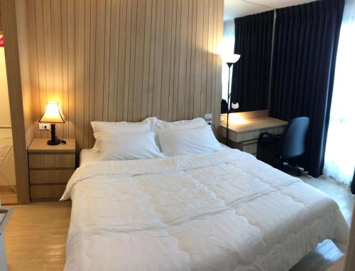 the chezz condominium by patsamon