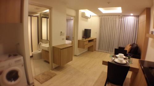 the chezz condominium by patsamon