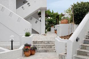 villa emilia with private swimming pool